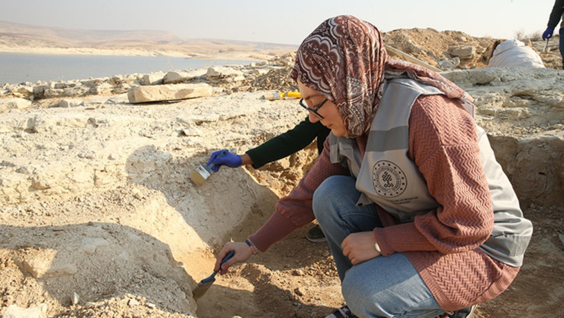 Sular Çekildi, Tarih Fışkırdı... Adıyaman’da Göbeklitepe Benzeri Yapılar - Resim : 2