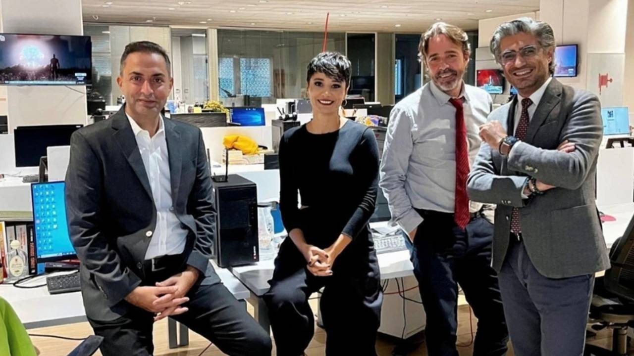Kayda Geçsin ekibindeki Şule Aydın, Murat Ağırel, Timur Soykan ve Barış