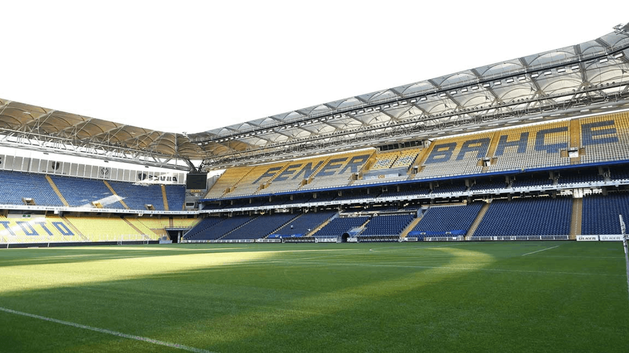 Fenerbahçe Stadyumu'na Yeni Kimlik: Chobani Stadyumu Tabelası Asıldı! İşte İlk Fotoğraflar
