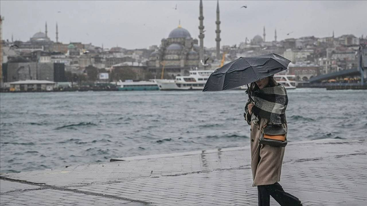 Meteoroloji'den Çok Sayıda İl İçin Sağanak ve Fırtına Uyarısı: Çok Kuvvetli Olacak! İstanbul da Listede...
