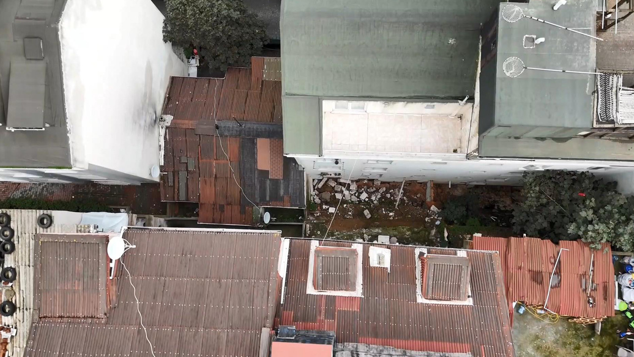 Arnavutköy'de Korku Dolu Anlar! Deprem Oluyor Sandılar, 2 Bina Acilen Boşaltıldı