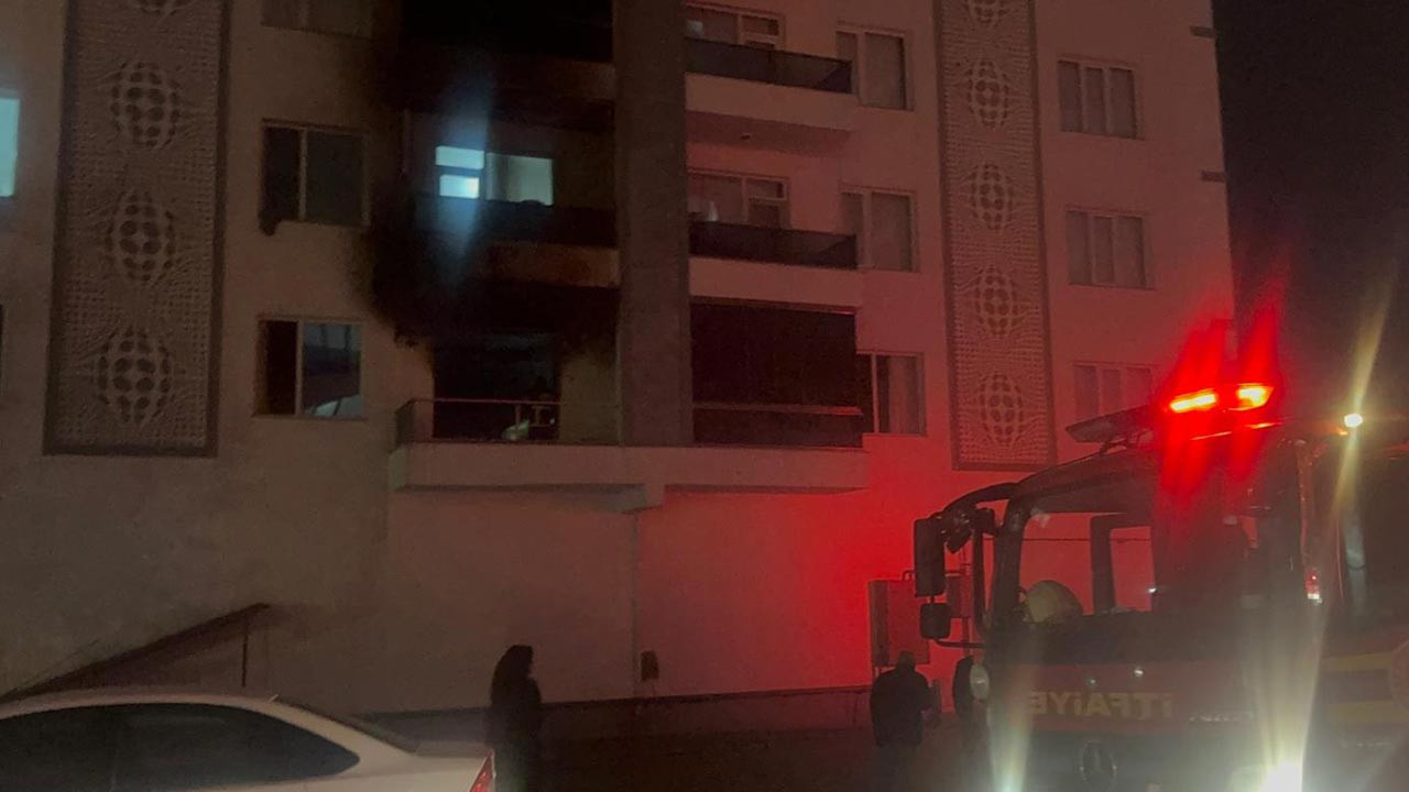 Uzaklaştırma Kararı Sonrası Deliye Döndü, Evini Ateşe Verdi