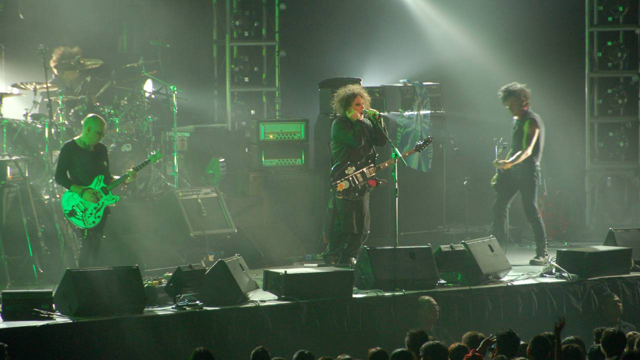 Ünlü Rock Grubunun Efsane İsmi Hayatını Kaybetti