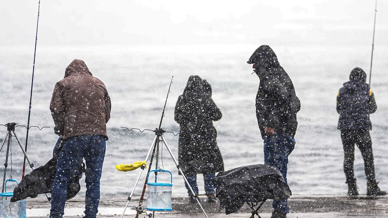 İstanbul’da Kar Alarmı! AKOM’dan Yeni Uyarı Geldi, Sıcaklıklar Düşecek