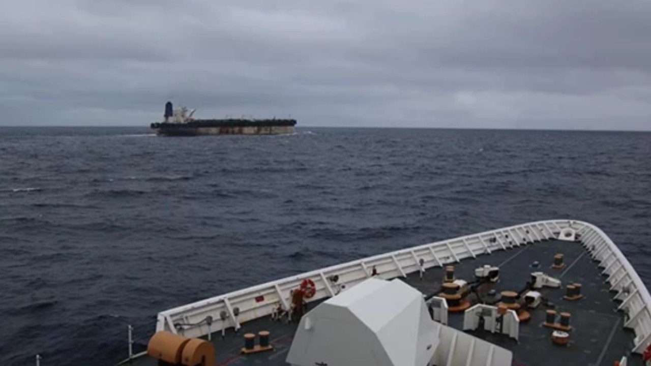 Atlantik'te Tehlikeli Gerilim! ABD, Rus Tankerine El Koydu