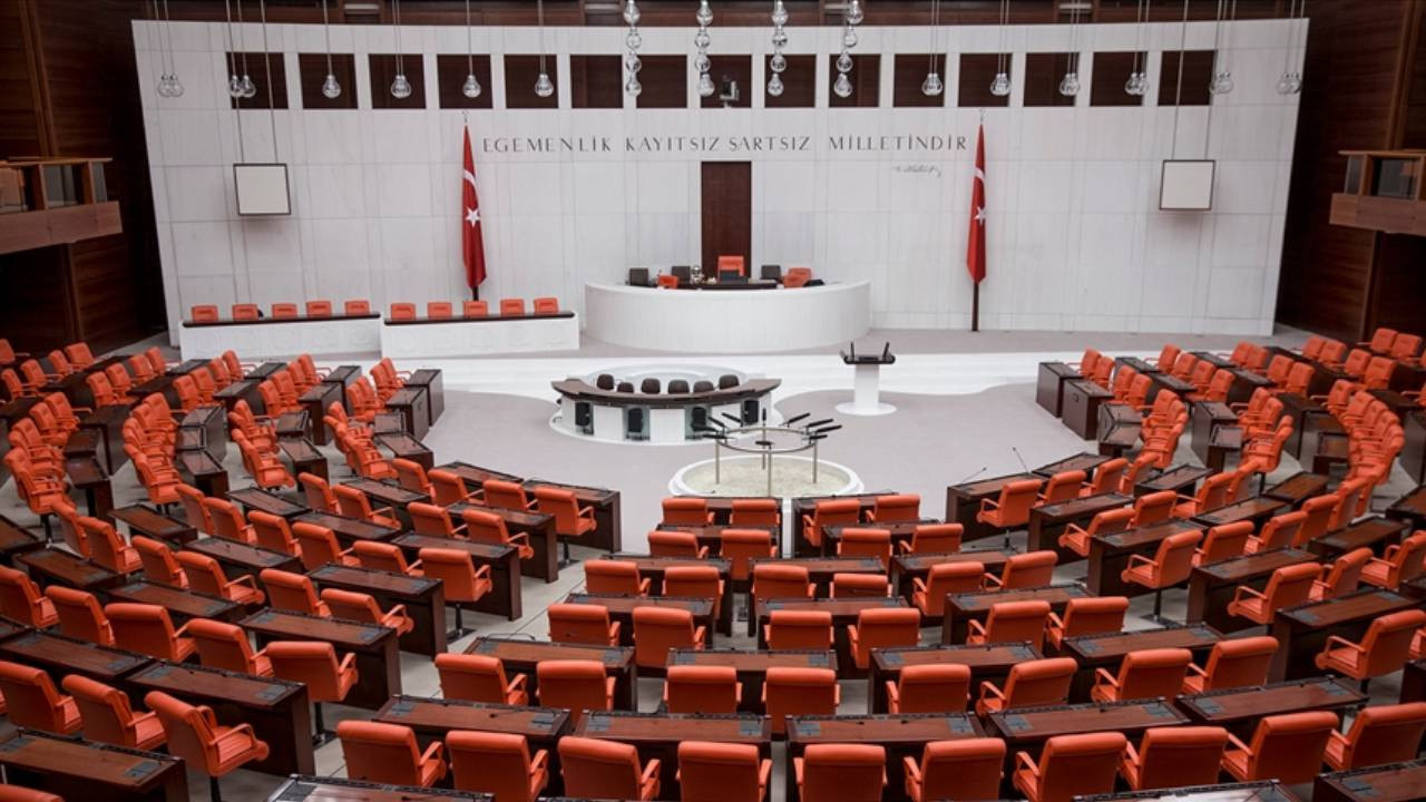 TBMM'de Sandalye Dağılımı Değişti