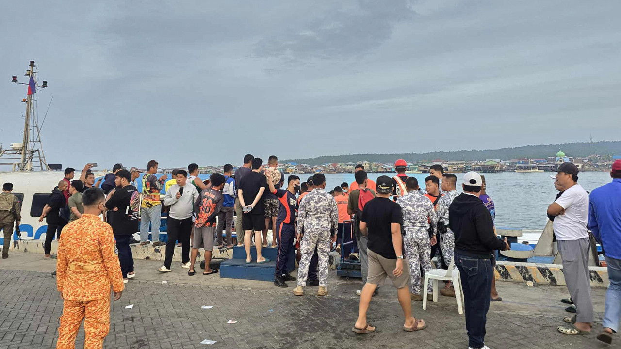 Filipinler'de Feribot Faciası! 359 Kişiyi Taşıyordu... Ölü ve Kayıplar Var