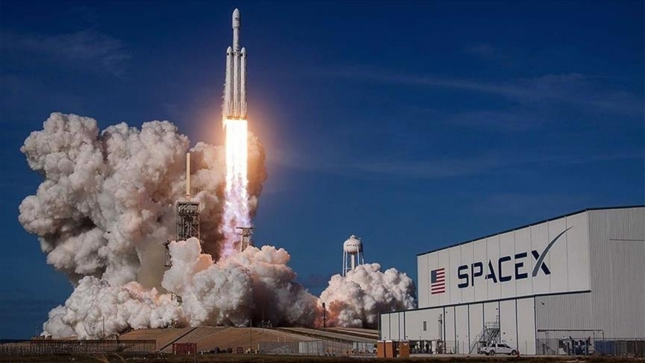 SpaceX’te Rota Değişti... Temel Hedef Ay