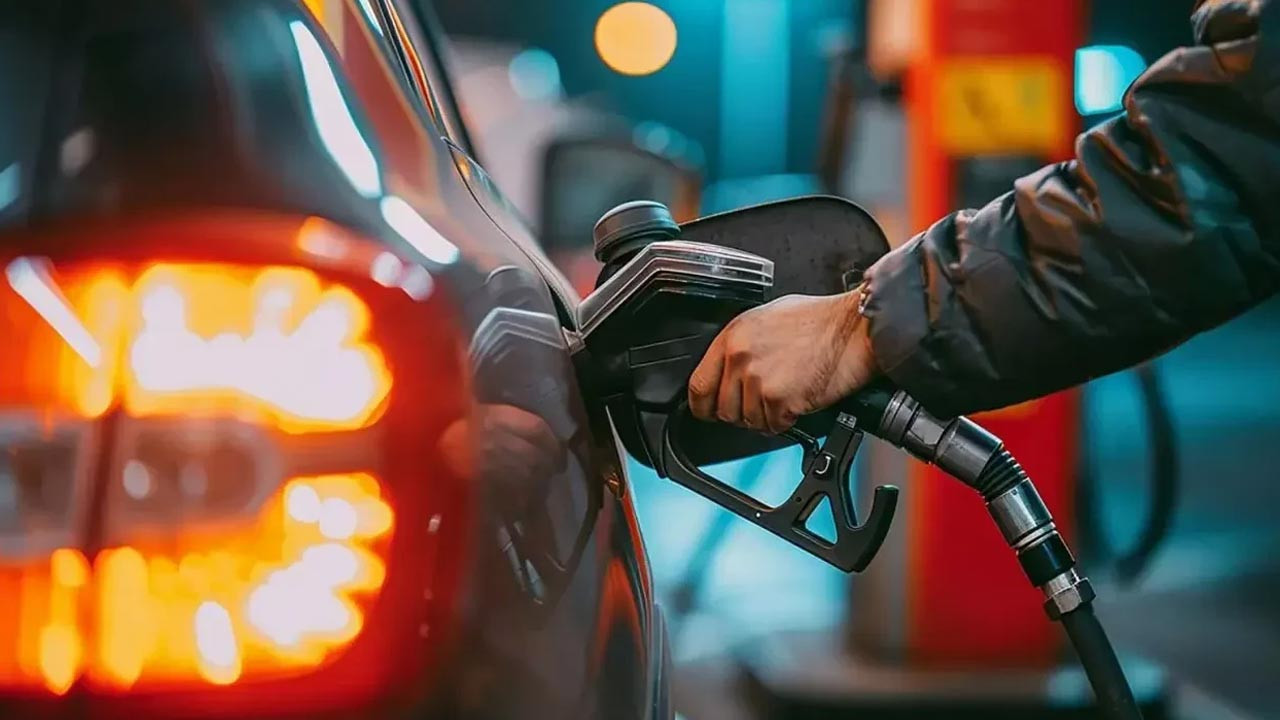 Araç Sahipleri Dikkat! Akaryakıta Zam Geliyor: Tabela Yine Değişiyor