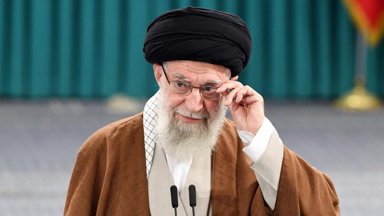 İran Devrimi'nin Yıl Dönümünde Binlerce Mahkum İçin Af Kararı