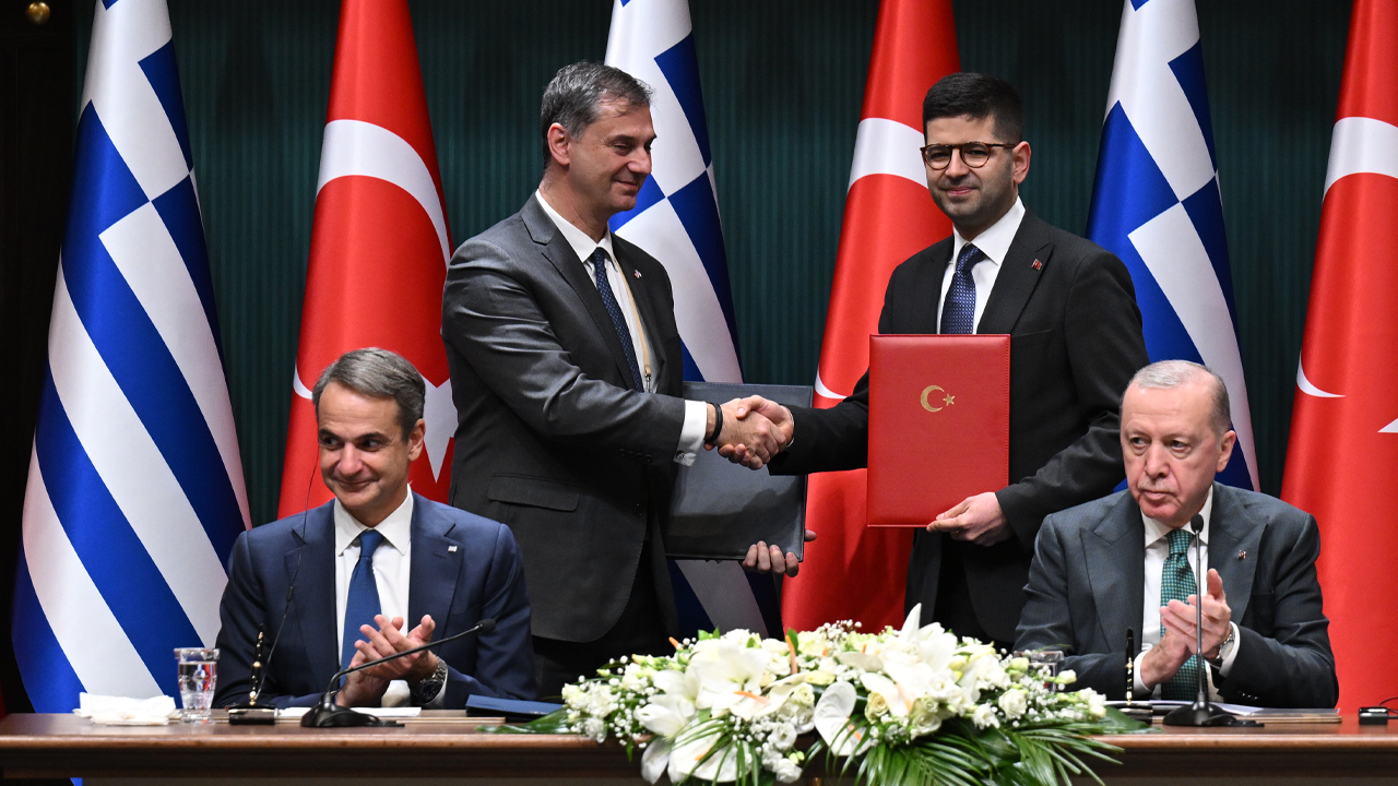 Cumhurbaşkanı Erdoğan Miçotakis'i Ağırladı: 'Çözüm Mümkün' Mesajı