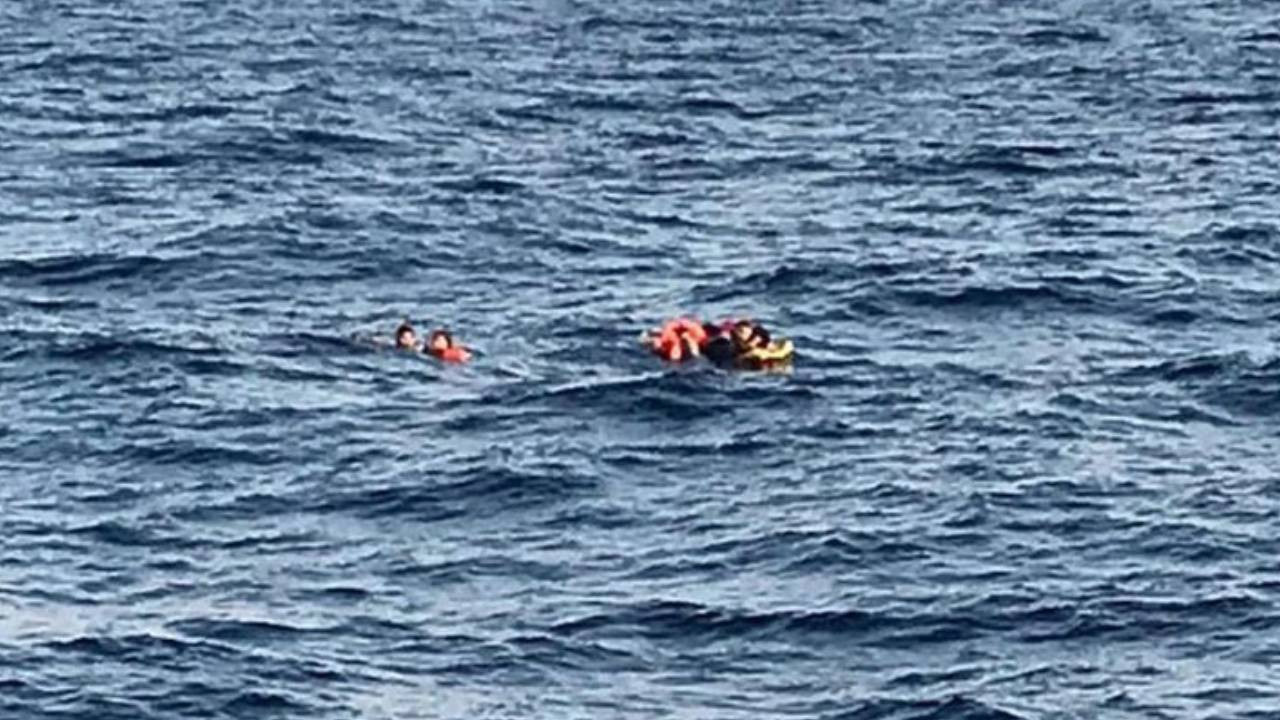 İzmir'de Göçmen Botu Battı! 3 Ölü