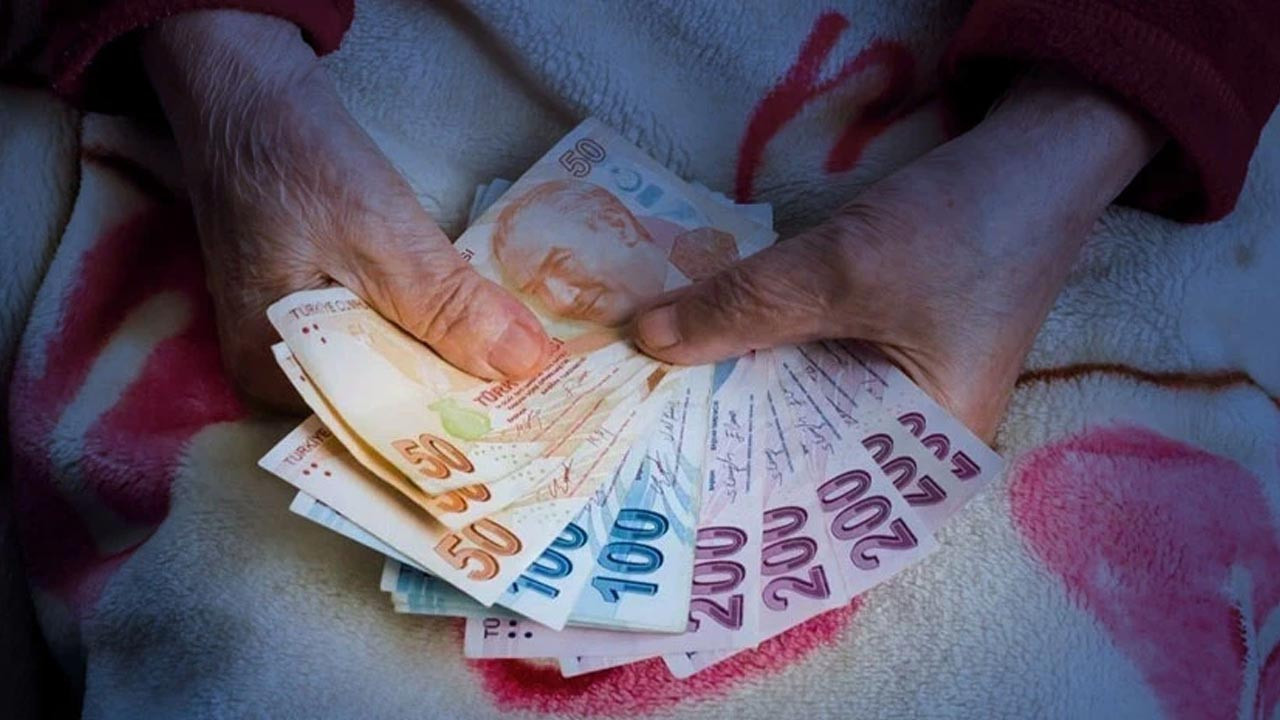 Emeklileri Heyecanlandıran Kritik Zam Hesabı: SGK Gelirleri Üzerinden Ek Artış Formülü Masada
