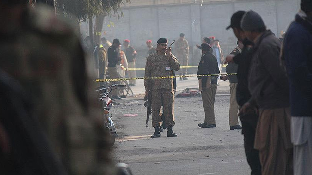 Pakistan'da İftar Saatinde İntihar Saldırısı
