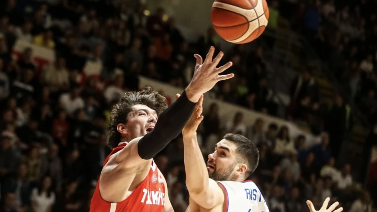 Milliler, Deplasmanda Sırbistan'ı Yıktı