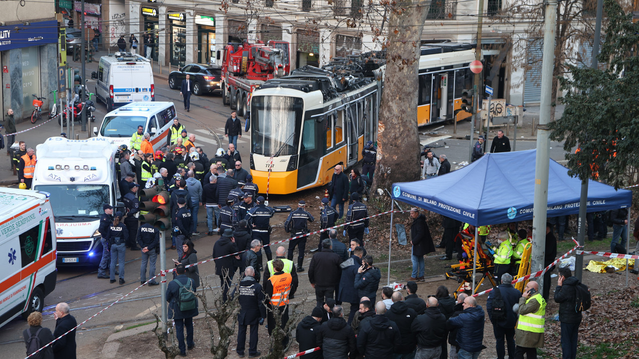 Milano'da Tramvay Raydan Çıktı: Ölü ve Yaralılar Var