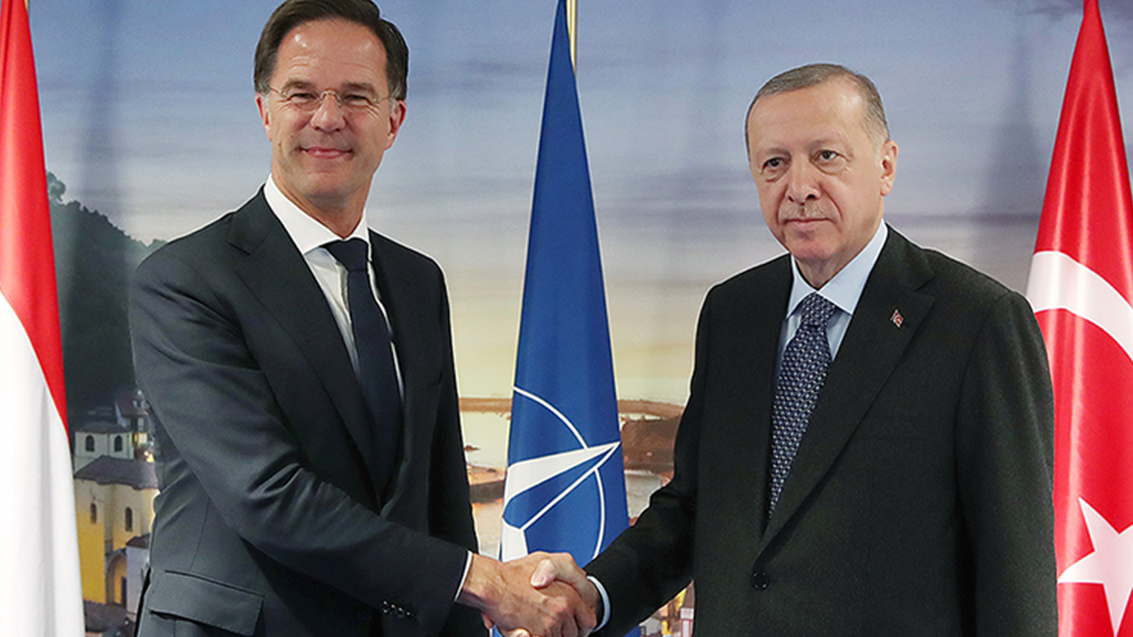 İran İçin Diplomasi Trafiği: Cumhurbaşkan Erdoğan Almanya ve NATO'yla Çözümü Konuştu