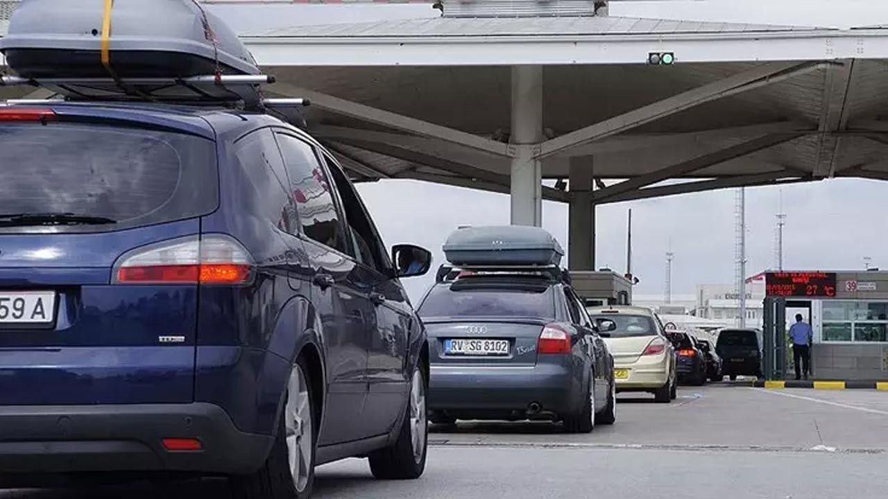 Ticaret Bakanlığı Düğmeye Bastı: Yabancı Plakalı Araçlarda Kritik Değişiklik