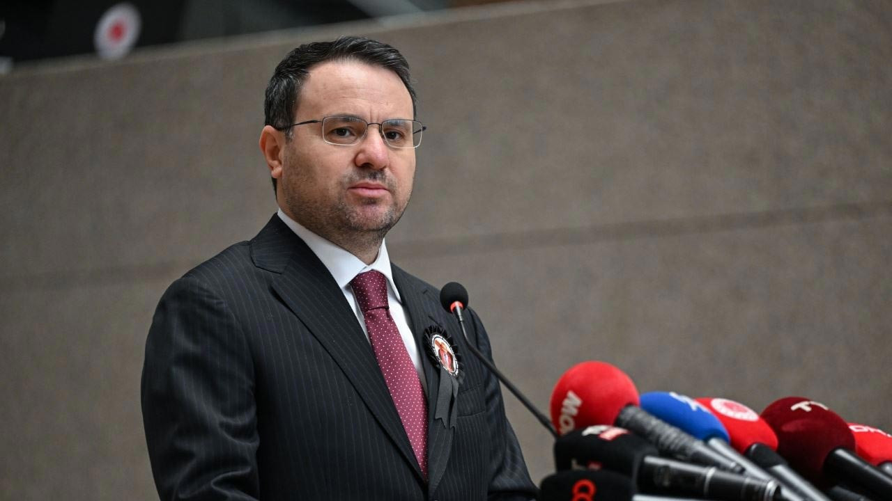 Akın Gürlek'ten Diyarbakır'da 'Türkiye Yüzyılı'nda Yeni Anayasa' Mesajı: Demokrasimizi Darbe Anayasasından Kurtarmak İstiyoruz