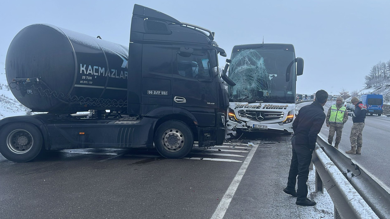Erzurum'da Zincirleme Facia: 2 Yolcu Otobüsü, 2 Tır...