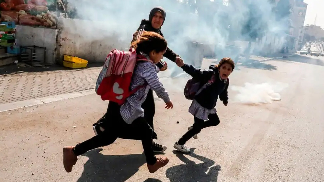 Okul Yolunda Dehşet: İsrail Askerlerinden Filistinli Öğrencilere Ses ve Gaz Bombası