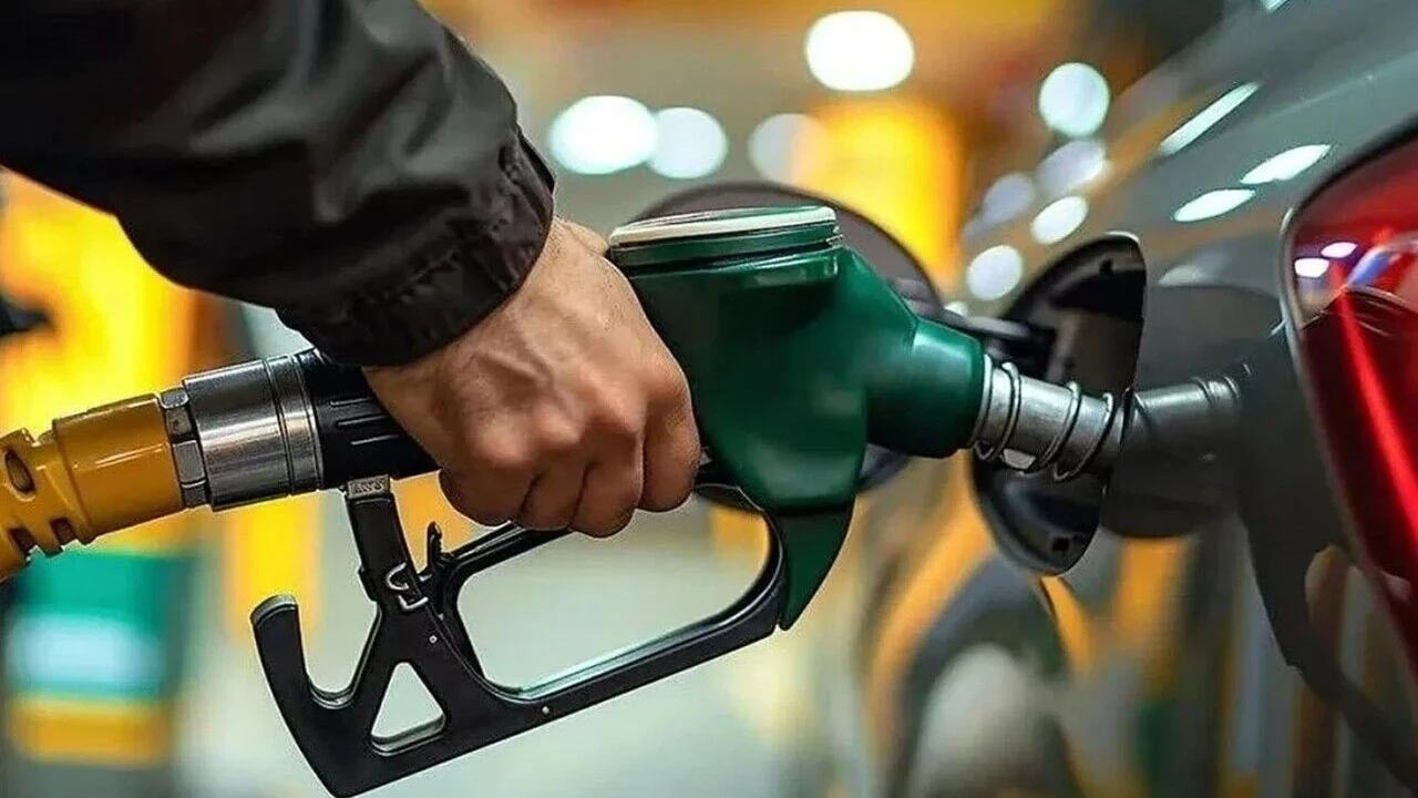 Araç Sahiplerine Kötü Haber! İndirim Sevinci Kısa Sürdü, Akaryakıta Yeni Zam