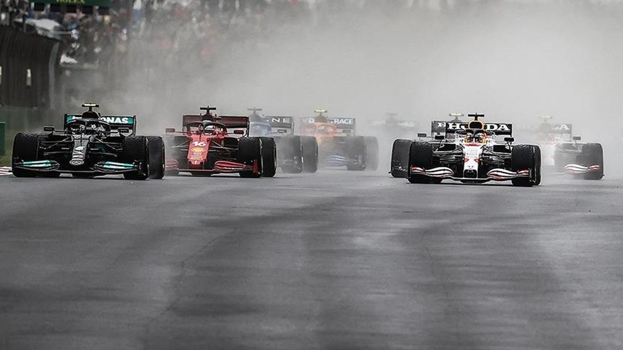 Yıldızlar Yeniden İstanbul’da: Formula 1 İçin İmzalar Dolmabahçe’de Atılıyor