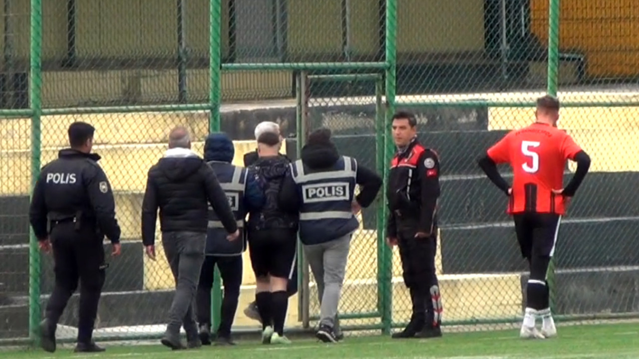 Edirne'de Futbol Sahası Karıştı: Hakemi Yumruklayan Futbolcu Gözaltına Alındı