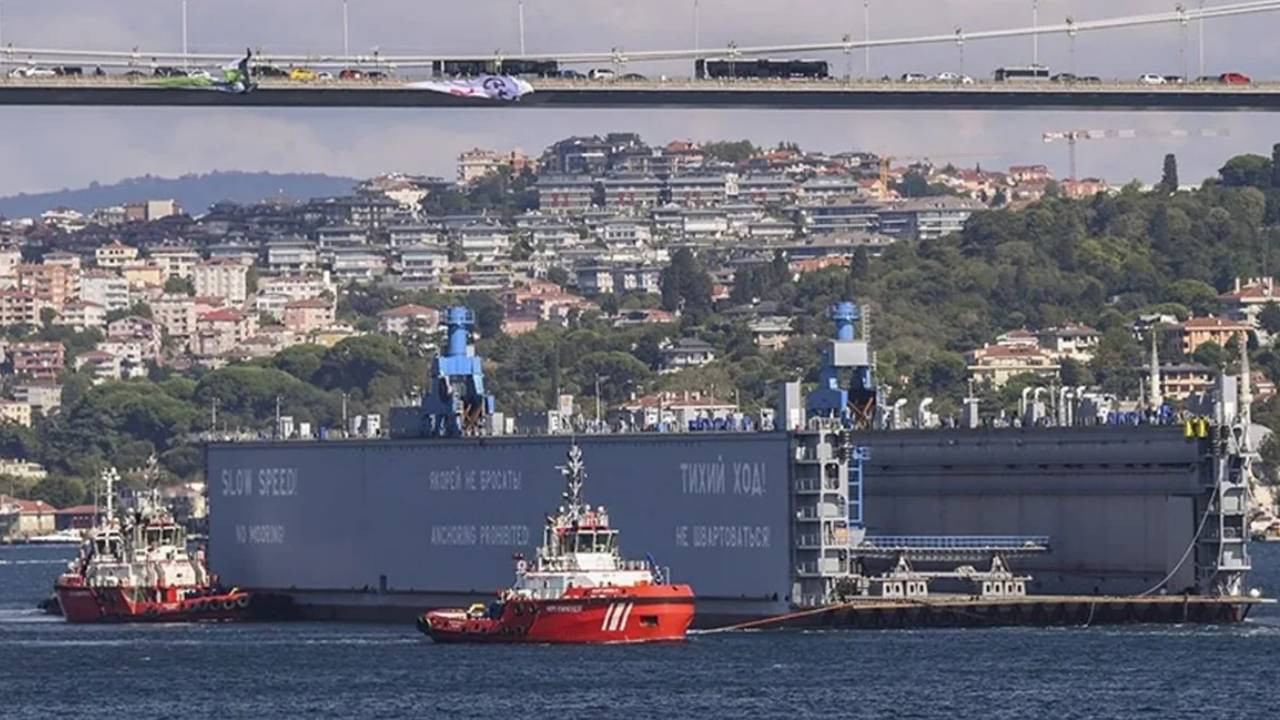 İstanbul Boğazı'nda Gemi Trafiği Çift Yönlü Askıya Alındı