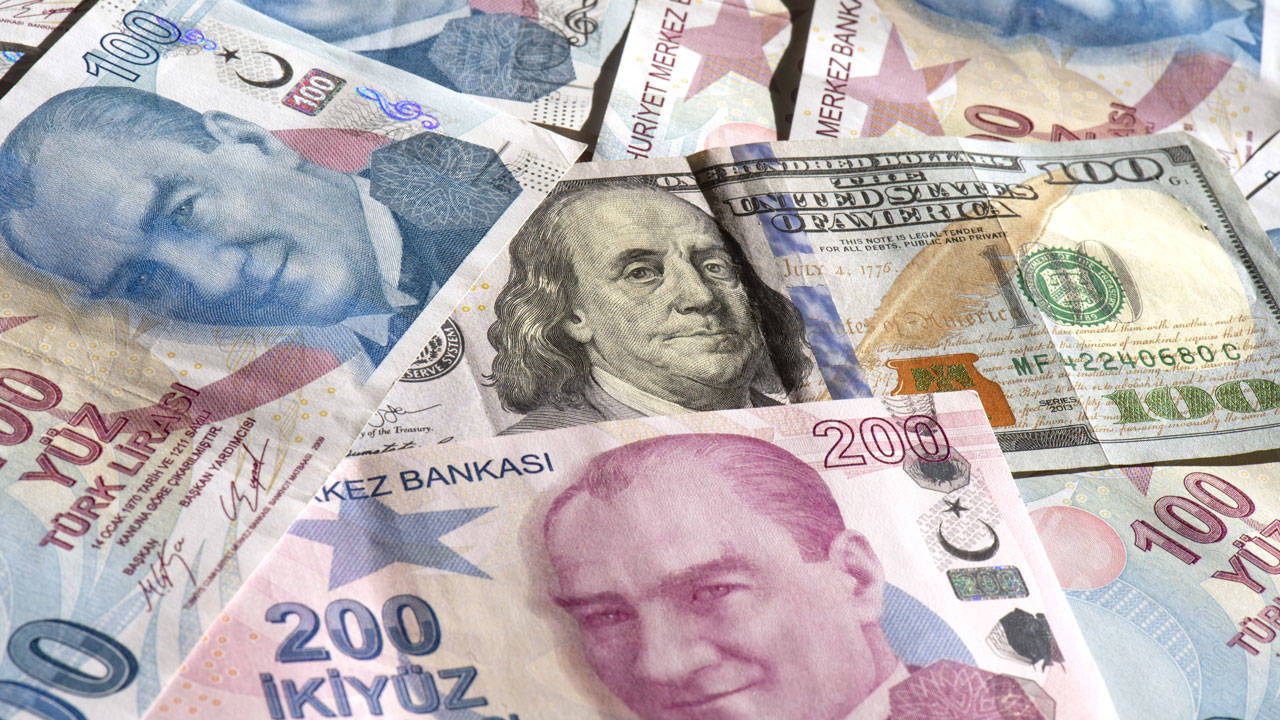 HSBC, Yıl Sonu Dolar/TL Beklentisinde Yukarı Yönlü Revizyona Gitti