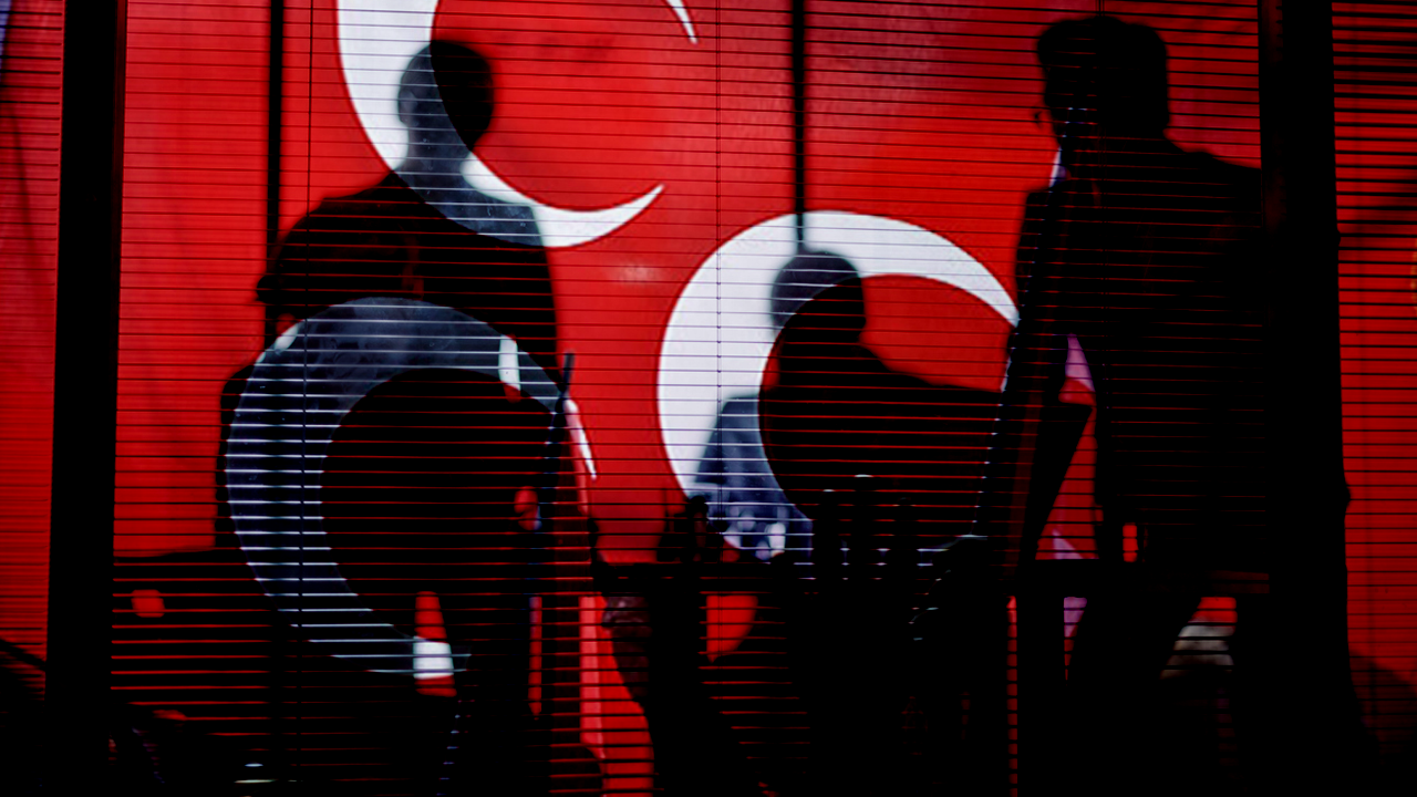 Kulislerde Bomba İddia: 'İYİ Partili 9 Vekil MHP'ye Geçecek'