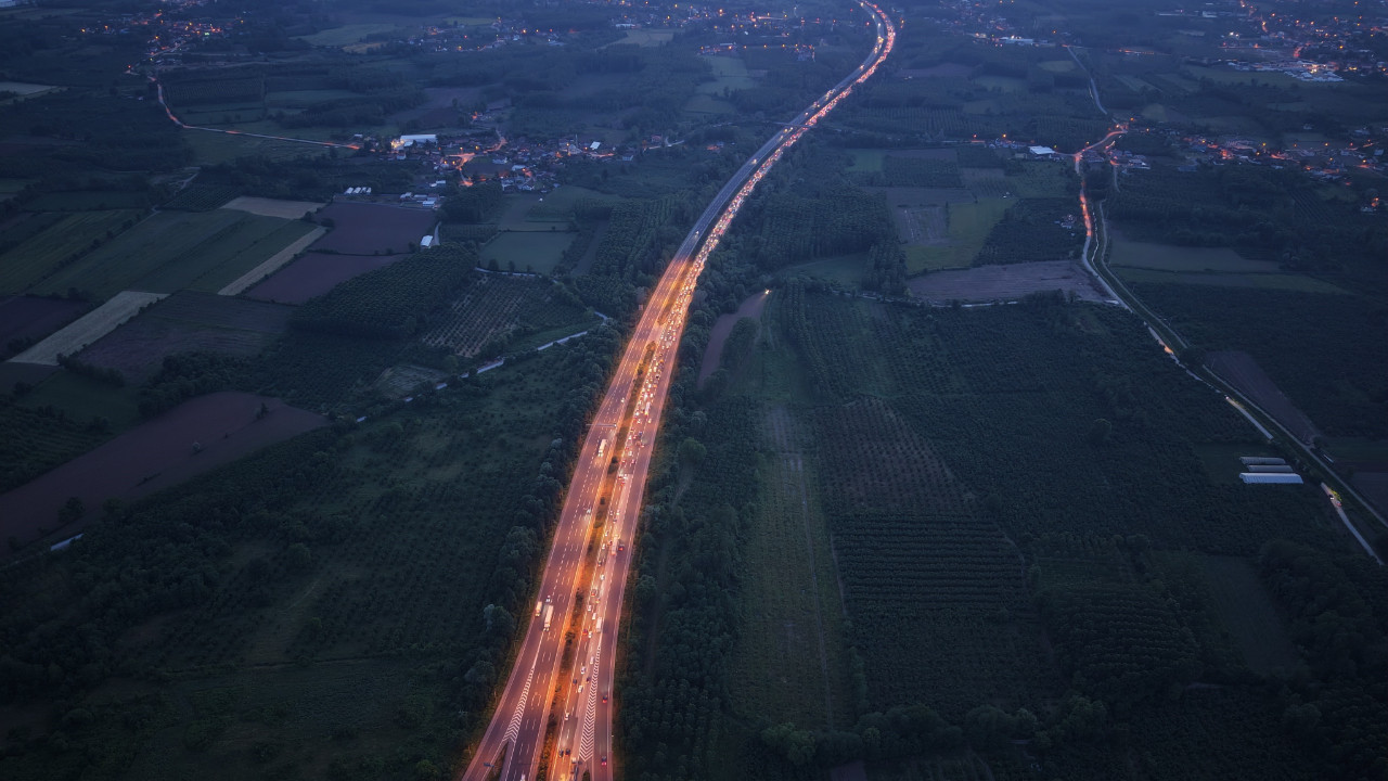 Kurban Bayramı'ndan Geriye Trafik Çilesi Kaldı: İstanbul Yolunda Kilometrelerce Kuyruk