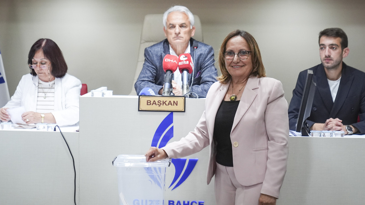 Güzelbahçe'de Başkan Vekilliğine CHP'li Ayşe Akın Seçildi
