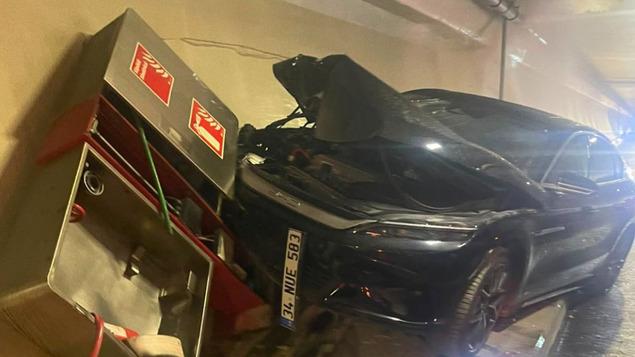 Avrasya Tüneli'nde Kaza Sonrası Su Baskını: Trafik Çift Yönl