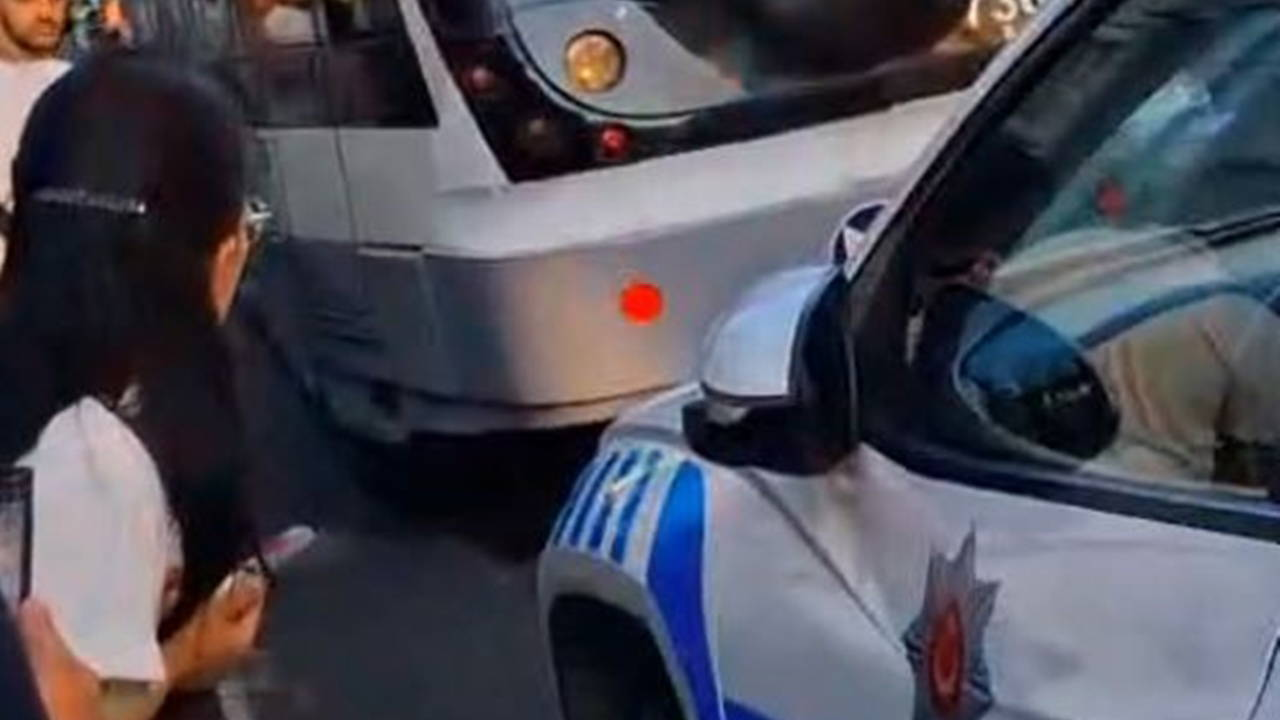 Fatih'te Facia... Raylara Düşen Çocuk Hayatını Kaybetti