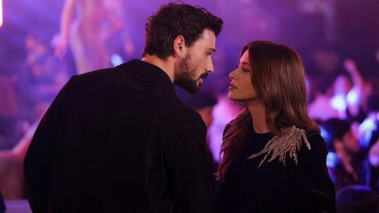 Dizi Aşkı Gerçek Oldu! Devrim Özkan ile Deniz Can Aktaş Bu Kez El Ele Yakalandı