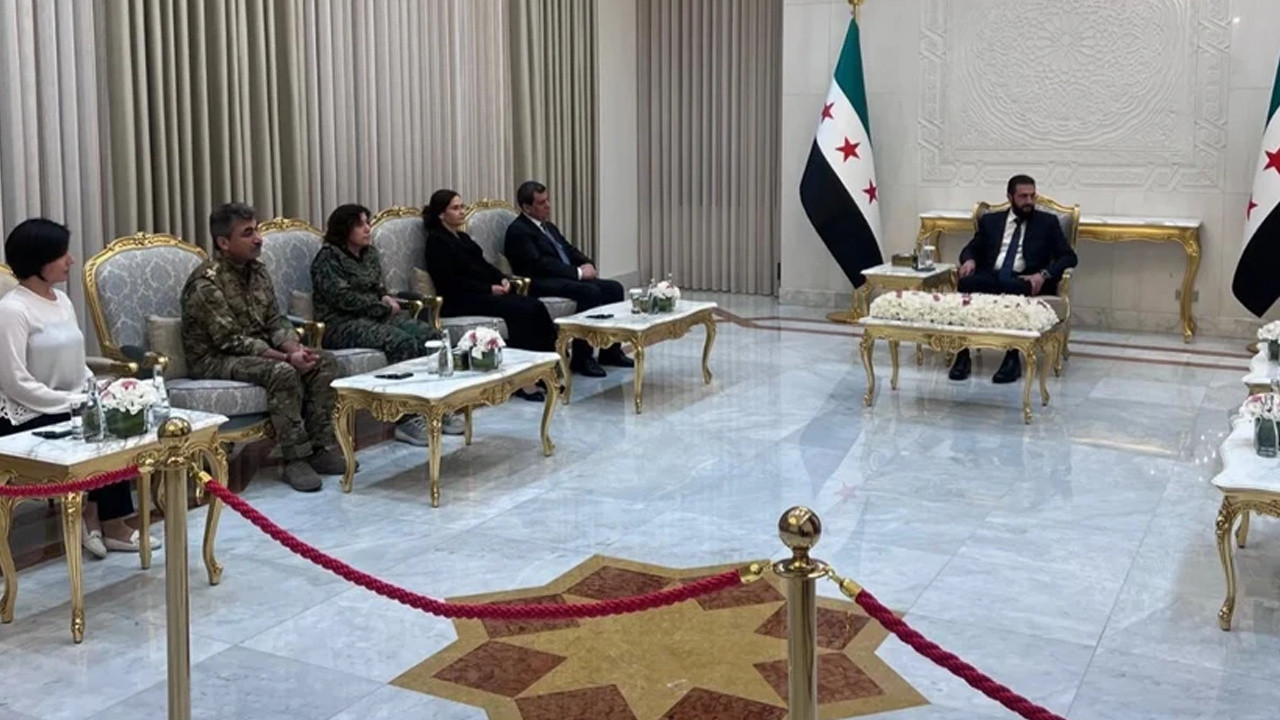 Şam'daki Zirvenin Ardından Tarihi Karar: YPG Feshedildi