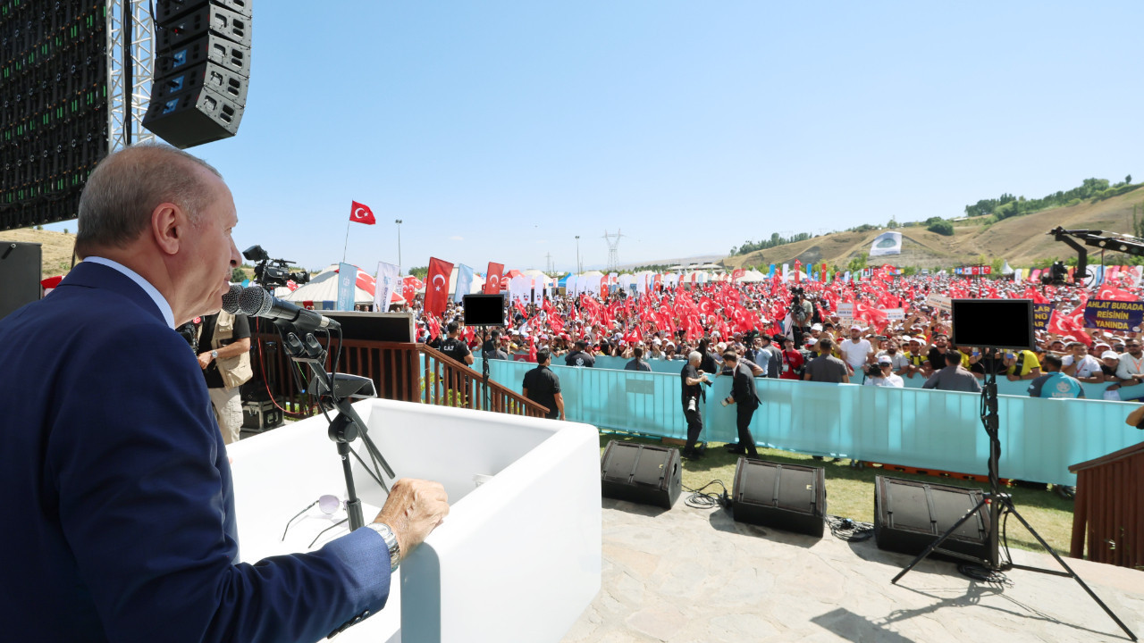 Malazgirt'te Tarihi Anlar! Cumhurbaşkanı Erdoğan'dan ‘Terörsüz Türkiye’ Vurgusu: ‘Atımızın Kuyruğunu Bağladık!’