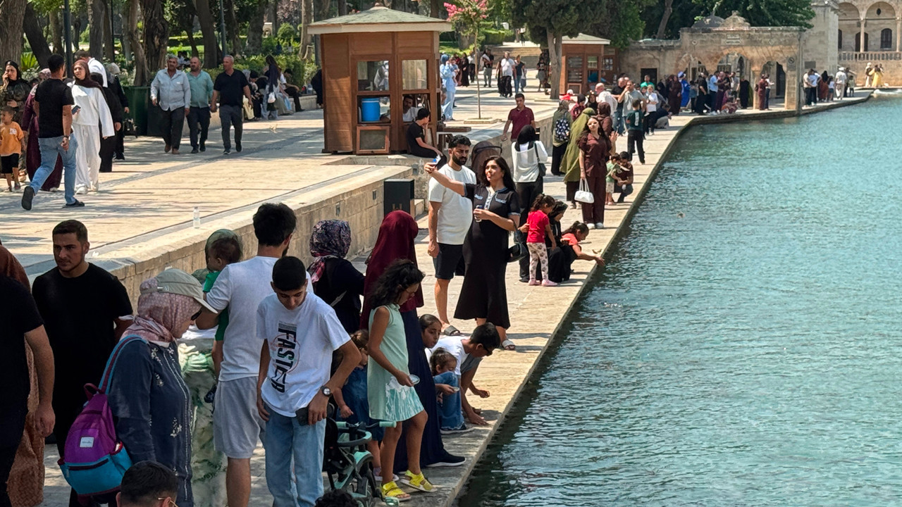 Şanlıurfa Adeta Kavruluyor! Termometreler 46 Dereceyi Gösterdi, Hayat Durma Noktasına Geldi