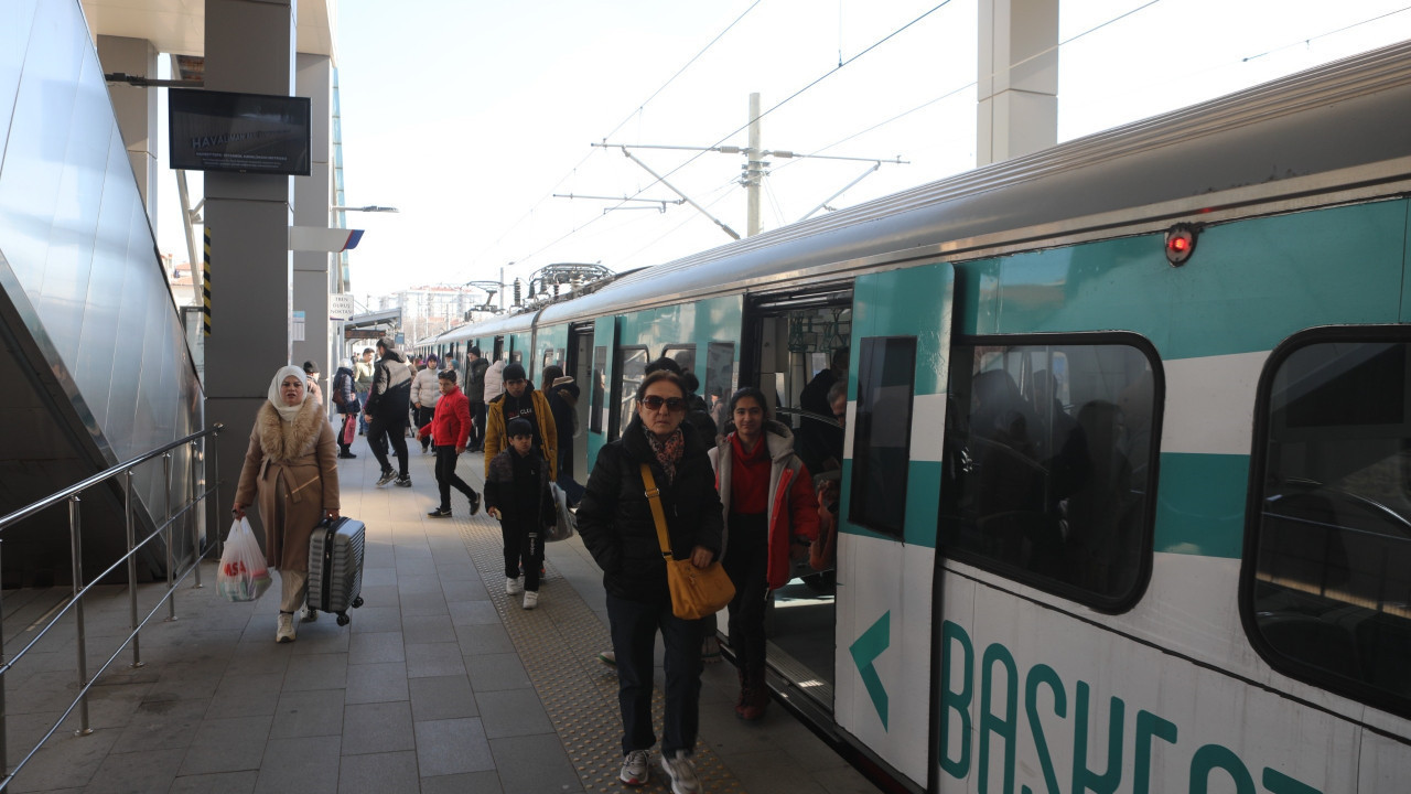 Bakan Uraloğlu Duyurdu! 30 Ağustos'ta Ulaşım Ücretsiz! Marmaray, İZBAN ve Başkentray Bedava Olacak