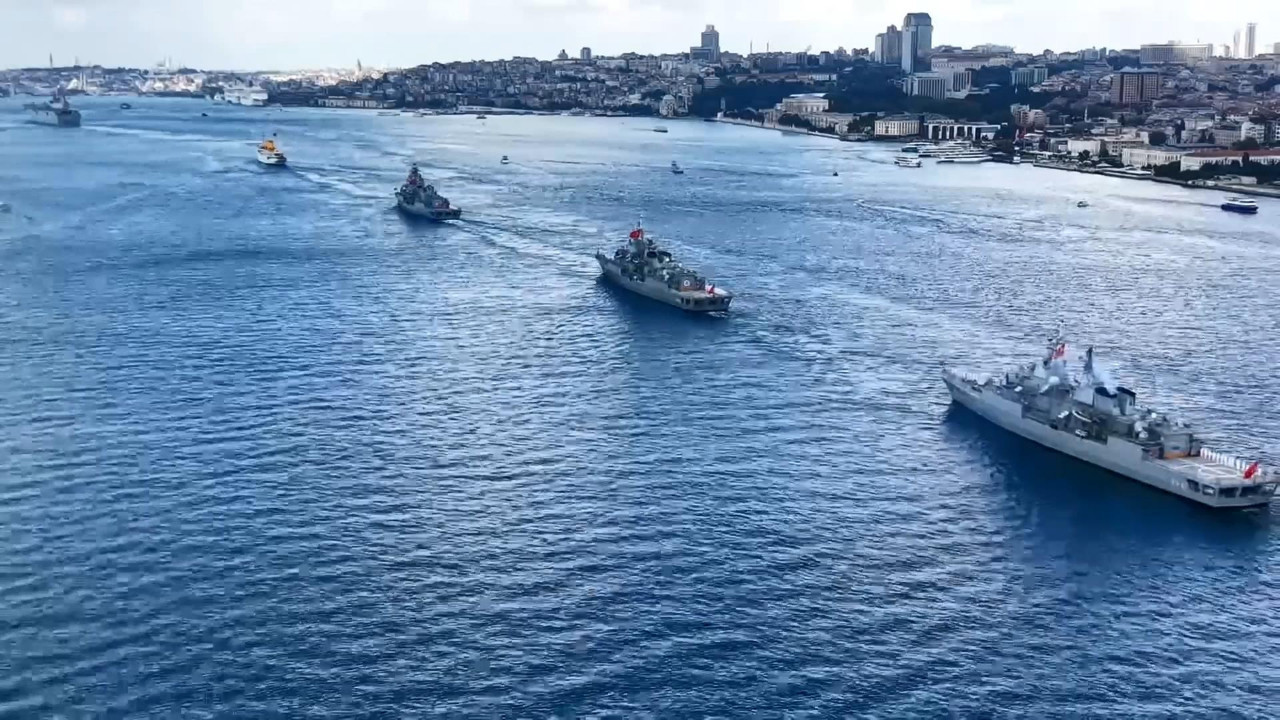 Donanmadan 30 Ağustos'ta İstanbul Boğazı'nda Gövde Gösterisi