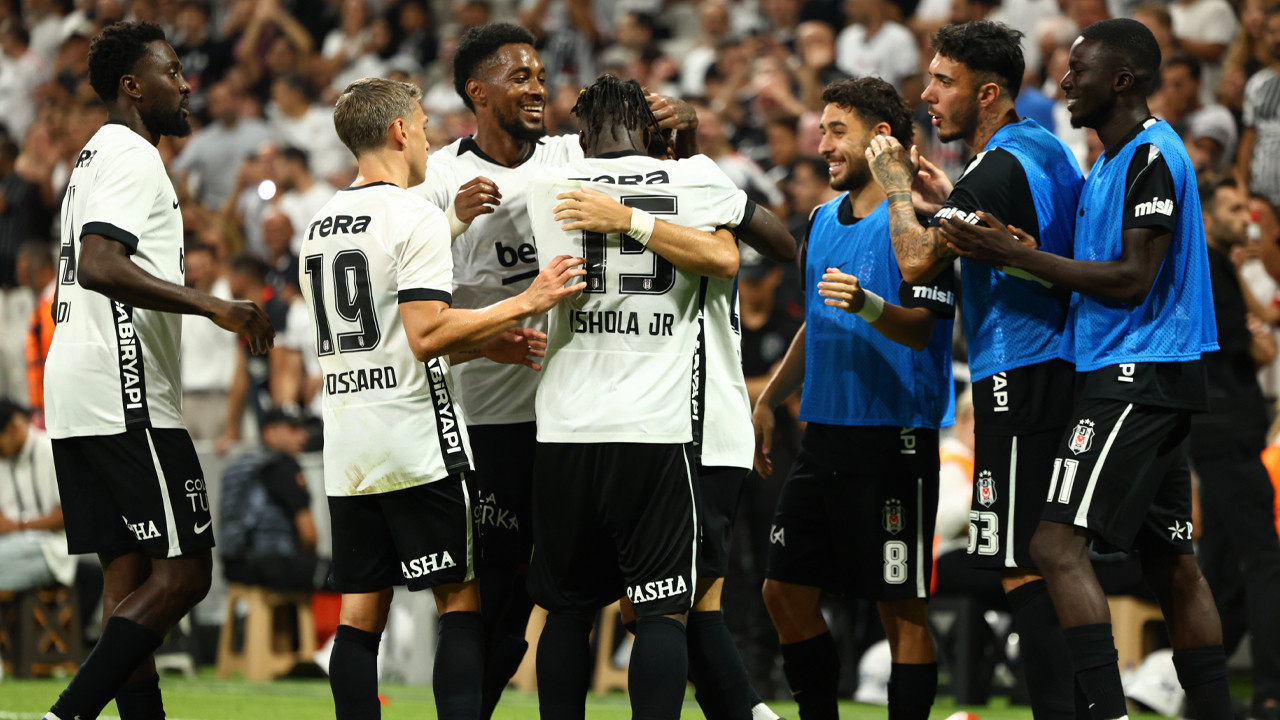 Beşiktaş'tan Gol Yağmuru: Kartal Evinde Çorum FK’yi Perişan Etti!