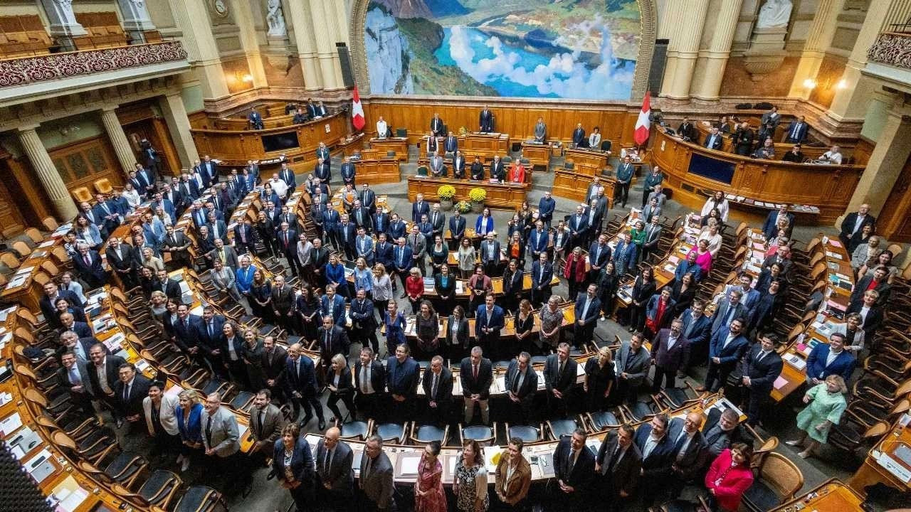 İsviçre'de Tartışma Yaratacak Başörtüsü Adımı! Devlet Okulları ile Anaokullarında Yasak Geliyor