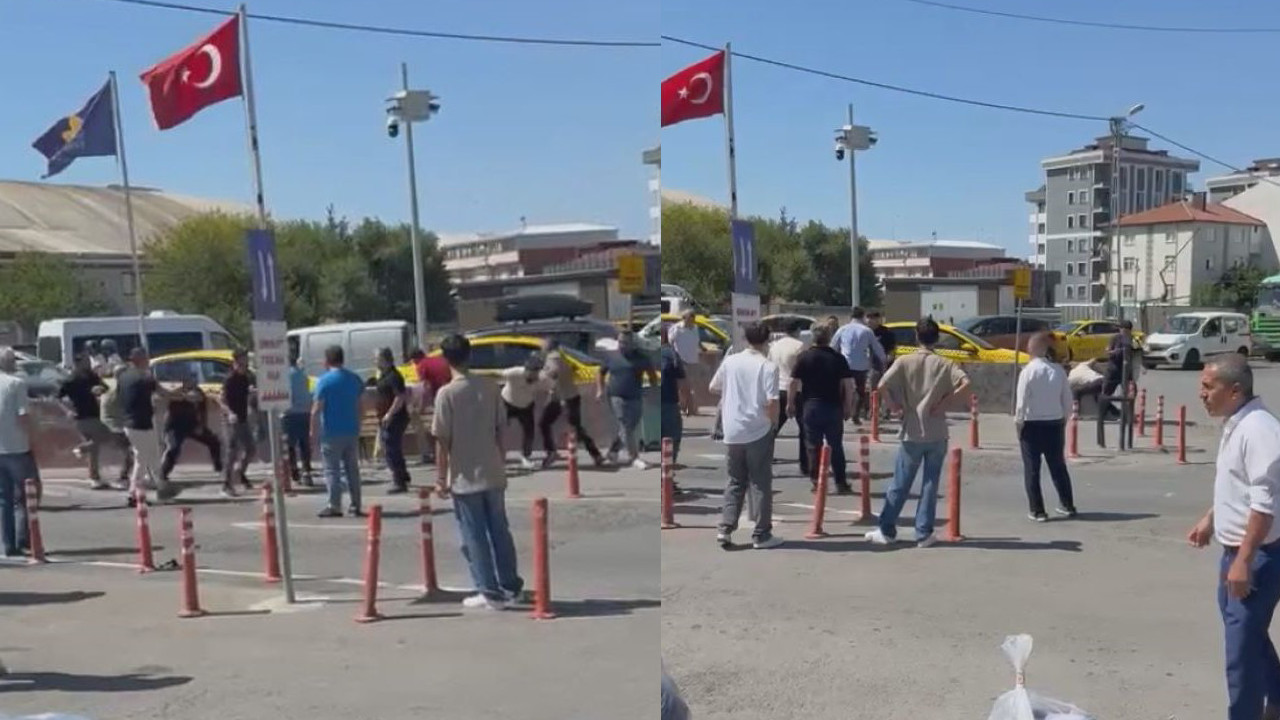 Korsan Taksi Kavgası Kanlı Bitti: 2 Taksicinin Bıçaklandığı Anlar Kamerada