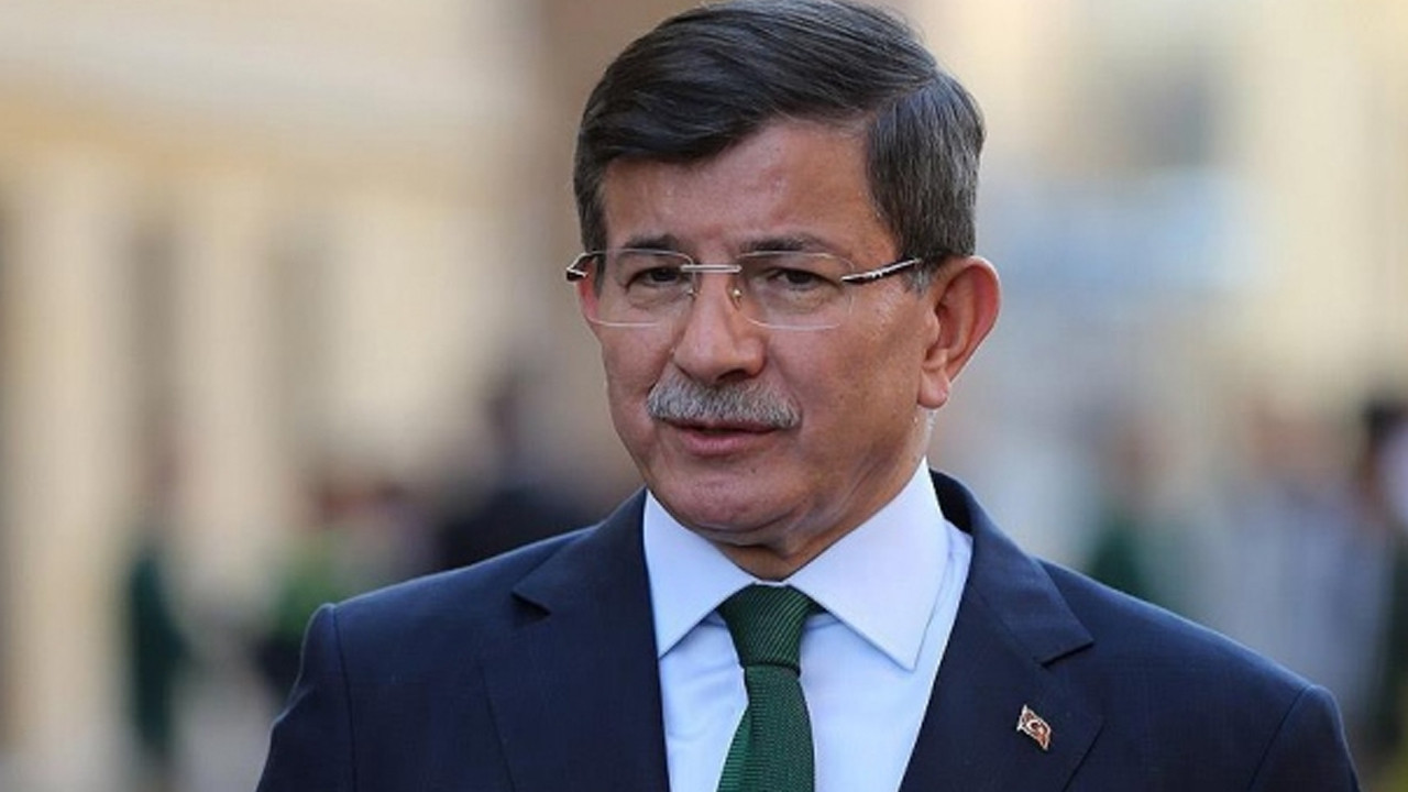 Başsavcılık Tarih Verip Duyurdu: Ahmet Davutoğlu'na 'Cumhurbaşkanına Hakaret' Soruşturması! 'Şüpheli' Sıfatıyla İfade Verecek