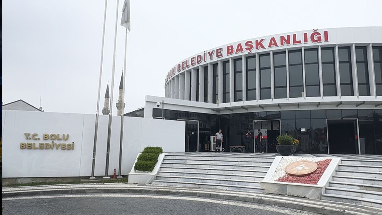 Bolu Belediyesi'ndeki Usulsüzlük Soruşturmasında 7 Kişi Tutuklandı: Çalışmayan Çöp Araçlarına Milyonlar Ödenmiş