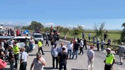 Çiftçiler 'Artık Yeter' Deyip Yol Keserek Eyleme Çıktı: 'Hükümet İstifa' Sloganları