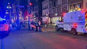 ABD'de Araç Kalabalığa Daldı! Ölü ve Yaralılar Var! Aracından Bomba ve IŞİD Bayrağı Çıktı