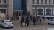 Adliye Önü Savaş Alanına Döndü! Akrabalar Birbirine Girdi: 16 Yaralı, 15 Gözaltı