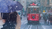 İstanbul'a Beklenen Kar Geliyor... AKOM Uyardı: Lapa Lapa Yağacak, Donacağız
